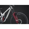 Bicicleta Commencal Supreme DH XS V5.2 Signature Pure White 2027 Bicicleta Commencal Supreme DH XS V5.2 Signature Pure White 2027