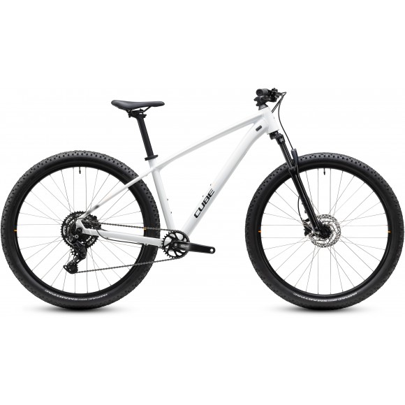 BICICLETA CUBE AIM ONE 27.5" METALLICWHITE BLACK 2027 BICICLETA CUBE AIM ONE 27.5" METALLICWHITE BLACK 2027