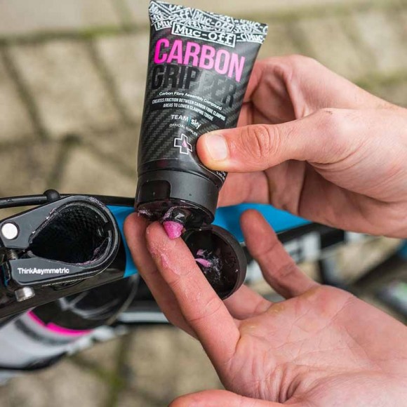 Muc-Off Carbon Gripper 75g.